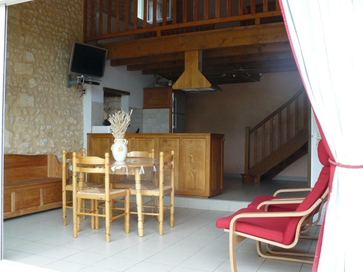 Gîte Rural Charentais Les Essards  Extérieur photo